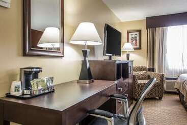 هتل Quality Inn O'Hare Airport
