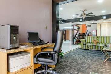 هتل Quality Inn South