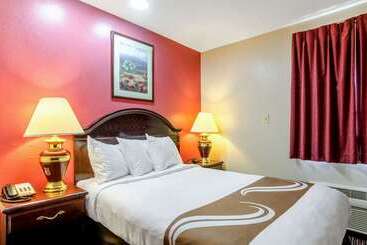 هتل Quality Inn South