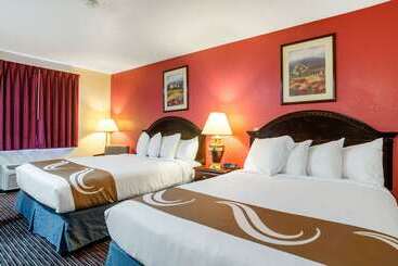 هتل Quality Inn South
