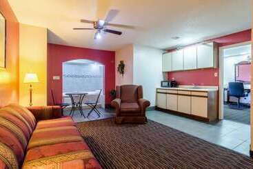 هتل Quality Inn South