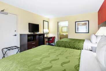 בית מלון כפרי Quality Inn & Suites
