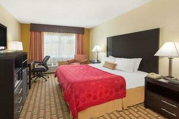 هتل Ramada By Wyndham Asheville Southeast