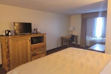 هتل Ramada By Wyndham Butte