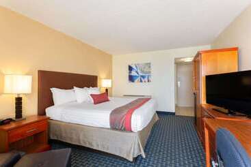 هتل Ramada Plaza By Wyndham Virginia Beach Oceanfront