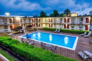 هتل Red Roof Inn Knoxville North Merchants Drive