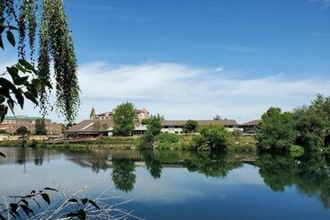 هتل Ruby River