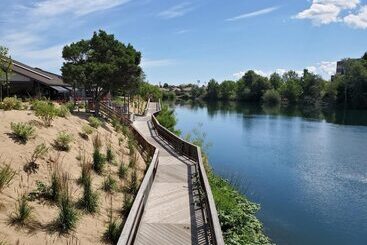 هتل Ruby River