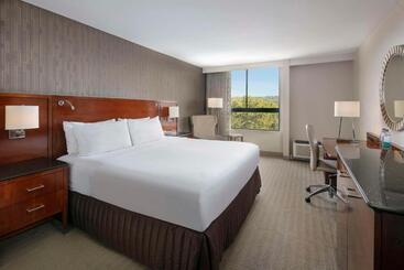 هتل Sonesta Charlotte Lower South End
