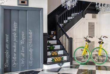 Staypineapple, A Delightful Hotel, South End