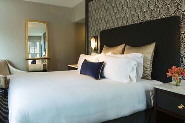 The Allegro Royal Sonesta Hotel Chicago Loop