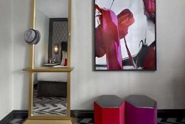 The Allegro Royal Sonesta Hotel Chicago Loop