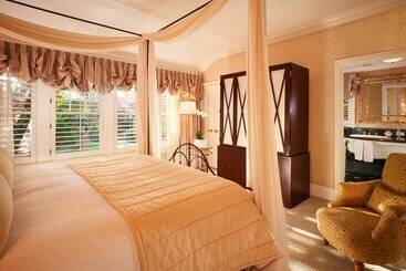 The Beverly Hills Hotel Dorchester Collection