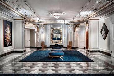 هتل The Blackstone, Autograph Collection
