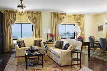 هتل The Blackstone, Autograph Collection