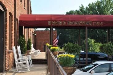 هتل The Historic Brookstown Inn, Trademark Collection By Wyndham