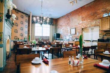 هتل The Historic Brookstown Inn, Trademark Collection By Wyndham