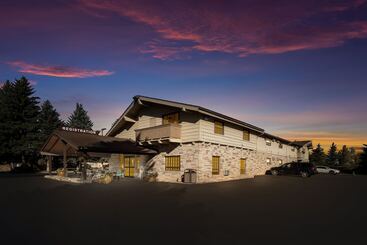 هتل The Inn At Tomichi Village