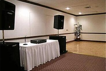 هتل Trade Winds Central Inn