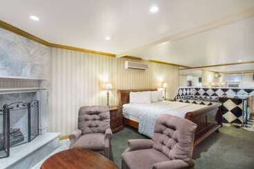 هتل Days Inn By Wyndham Las Vegas Airport Near The Strip