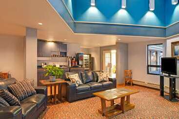 هتل Travelodge By Wyndham Rapid City