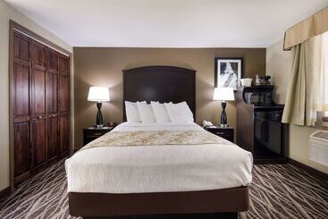 مُتل Best Western Weston Inn