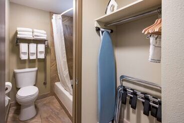 مُتل Best Western Weston Inn