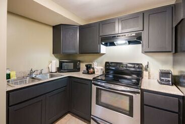 مُتل Best Western Weston Inn