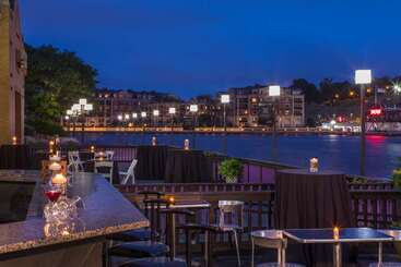 Pier 5 Hotel Baltimore