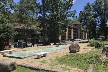 Resort Brookside Lodge