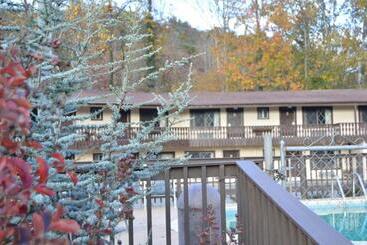 Resort Brookside Lodge