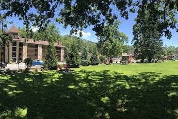 Resort Brookside Lodge