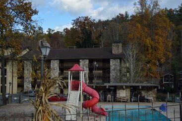 Resort Brookside Lodge