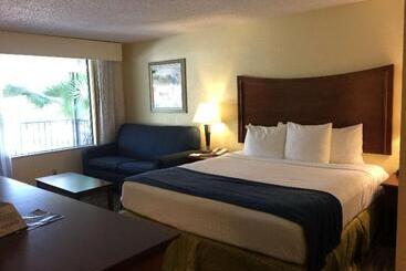 منتجع Paddletail Waterfront Lodge, Trademark Collection By Wyndham