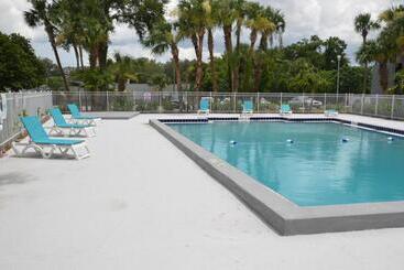 Altamonte Springs Hotel And Suites