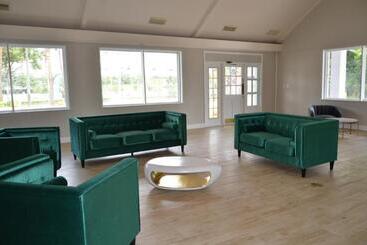 Altamonte Springs Hotel And Suites