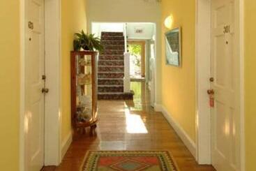 فندق Amsterdam's Curry Mansion Inn