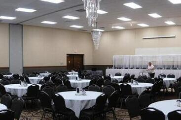 هتل Barkers Island Inn Resort & Conference Center
