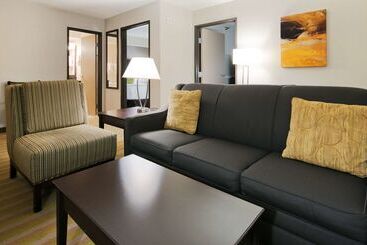 Отель Best Western Harvest Inn & Suites