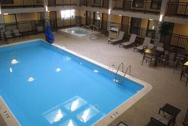 Отель Best Western Harvest Inn & Suites