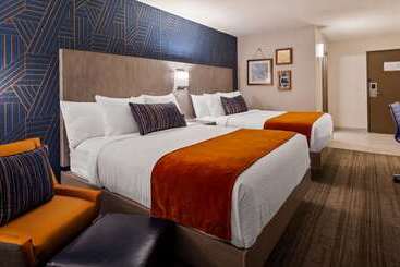 هتل Best Western Plus Landmark Inn