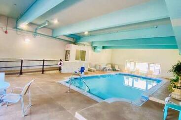 هتل Best Western Plus Landmark Inn