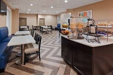 هتل Best Western Plus Landmark Inn