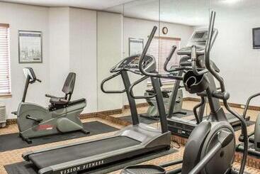 ホテル Clarion Pointe Raleigh Midtown