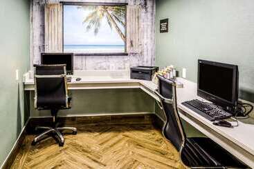 هتل Comfort Inn Downtown Charleston