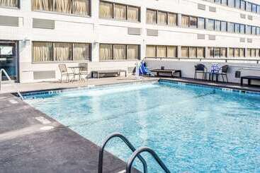 هتل Comfort Inn Downtown Charleston