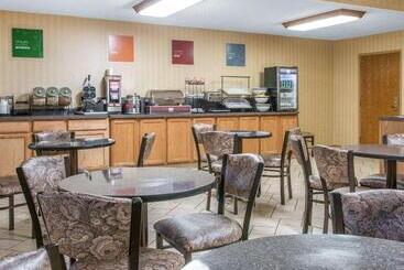 هتل Comfort Inn Maumee  Perrysburg Area