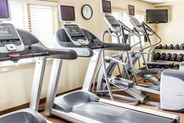 هتل Comfort Inn Fayetteville West Near Fort Liberty