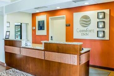 هتل Comfort Inn Fayetteville West Near Fort Liberty