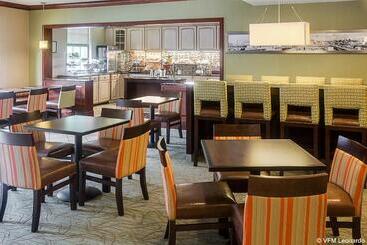 هتل Comfort Inn Newport News  Hampton I64
